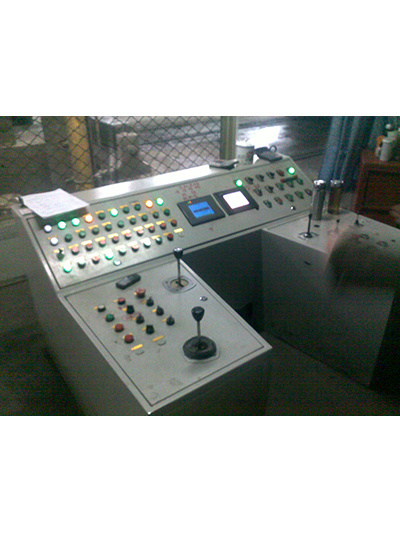 鍛造機(jī)組操作(zuo)台