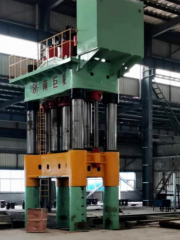 2500T鍛造液(yè)壓機-河北(běi)大鼎